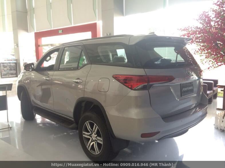 toyota fortuner 2017 may xang duoi xe