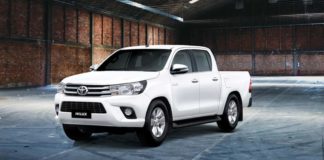 hilux-ban-tai-hai-cau-so-san-dau-xe-copy