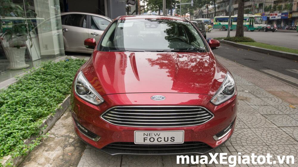 Đánh giá Ford Focus 2017 Titanium - Đầu xe Ford