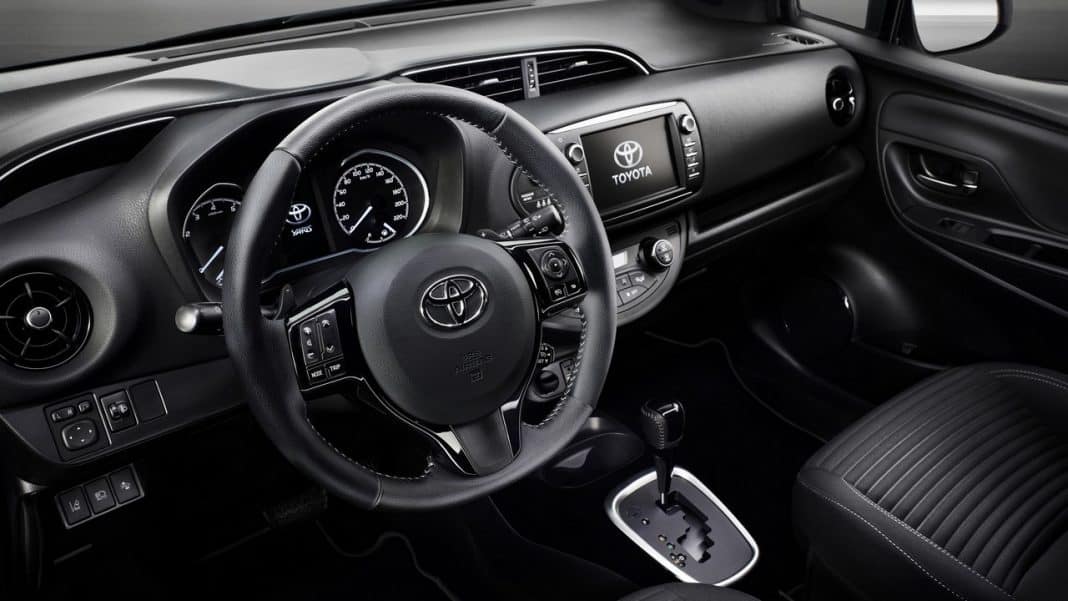2017 Toyota Yaris facelift variant interior