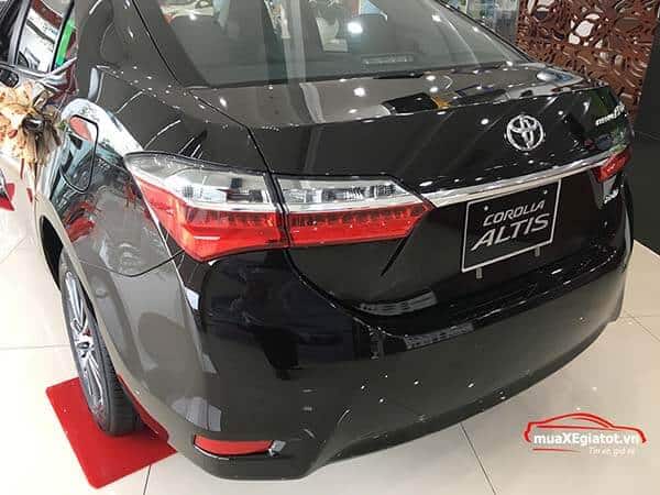 Toyota Altis 2.0V CVT Luxury 2018 (Đèn hậu trái)