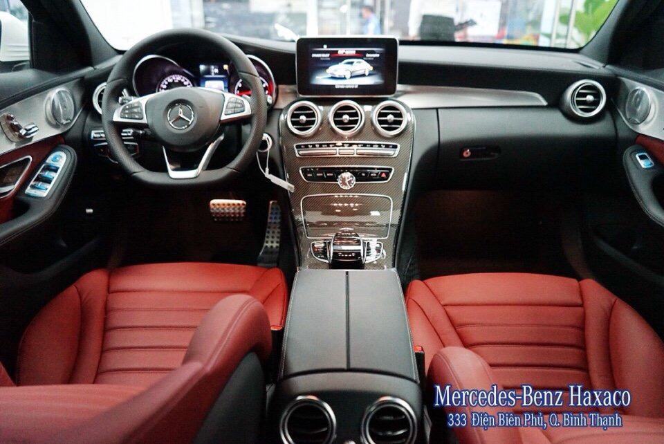 Mercedes C300 AMG nội thất xe