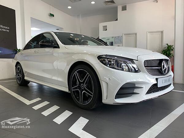 Mercedes-AMG C300 giá 1,969 tỷ
