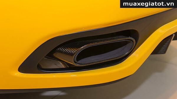Ống xả ốp carbon của xe Maserati GranTurismo Sport