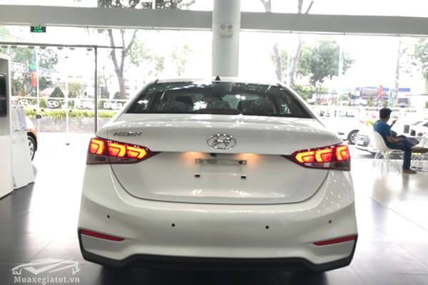 Đuôi xe Hyundai Accent 1.4MT 2022 số sàn bản đủ