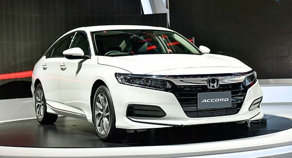 Honda Accord 2019 chưa được Honda xác nhận thông tin chính xác thời gian ra mắt Việt Nam, tuy nhiên nhiều đại lý đã nhận đặt hàng và giao xe từ quý 2 năm nay