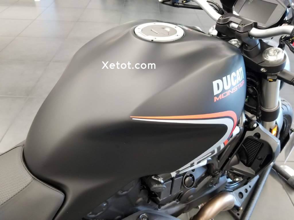 Ducati-Monster-821-Stealth-2019-2020-Xetot-com-1