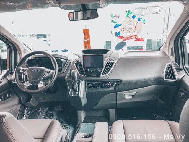 Khoang cabin xe Ford Tourneo 2020
