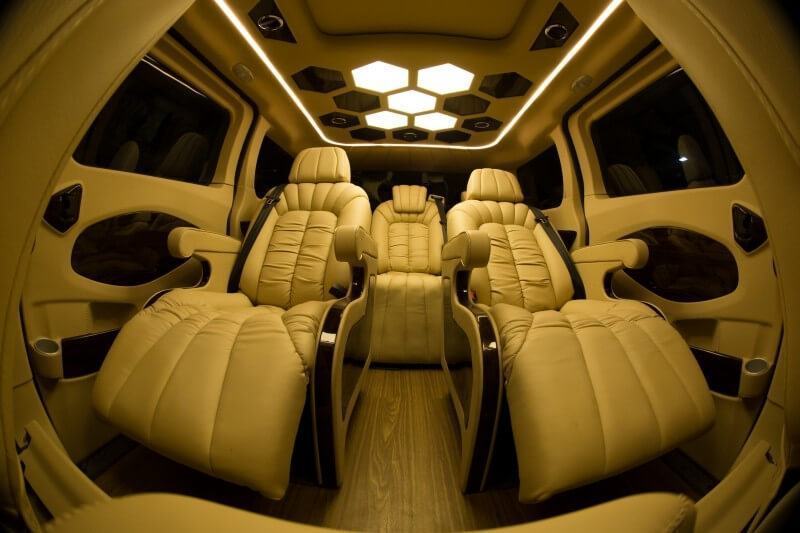 7-noi-that-xe-ford-tourneo-limousine-2020-muaxegiatot-vn