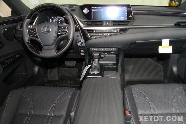 khoang-xe-sedan-lexus-es300h-2020-muaxegiatot-vn