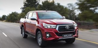 toyota-hilux-xe-ban-tai-tot-nhat-2020-theo-autocar-muaxegiatot-vn