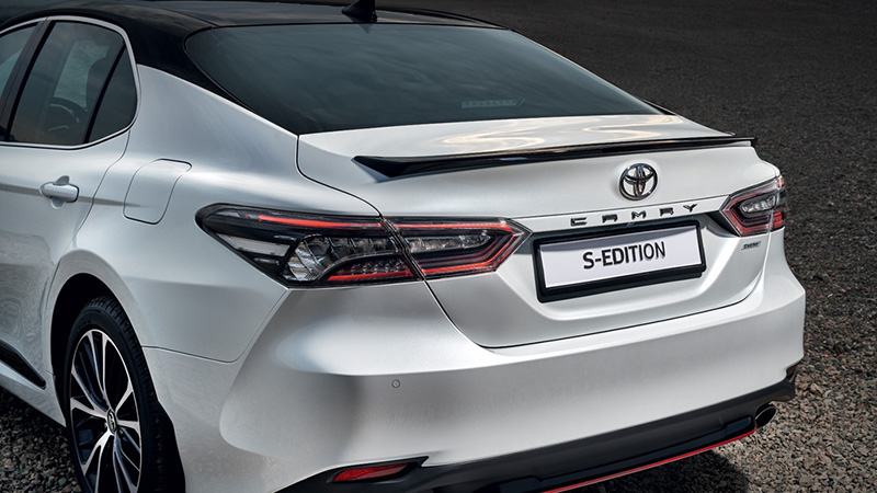 Duoi_Xe_Toyota_Camry_S_Edition_2020_Muaxegiatot_vn