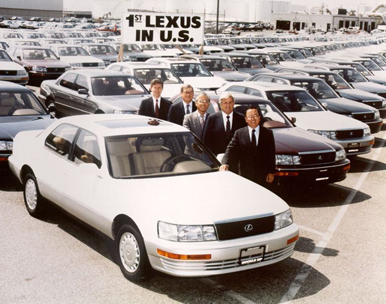 Lexus LS 400 – chiếc xe Lexus đầu tiên được giới thiệu tại thị trường Mỹ và có những phản hồi tích cực