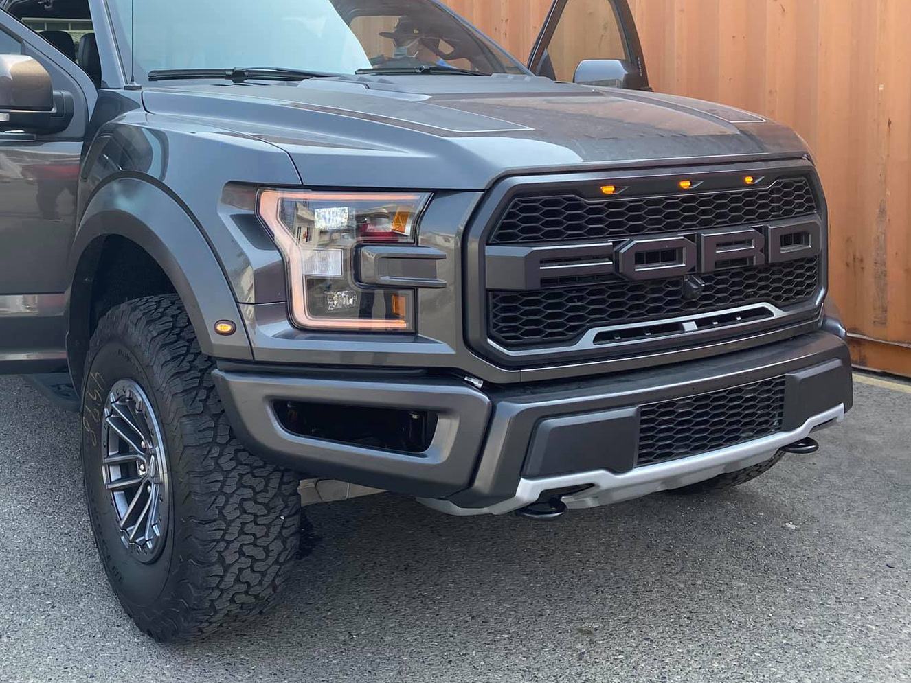 can-truoc-xe-ford-f150-raptor-supercar-2020-muaxegiatot-vn