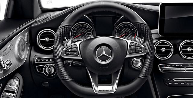 Vô lăng xe Mercedes C63 AMG 2023 