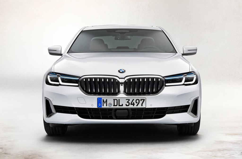 can-truoc-xe-bmw-5-series-2021-muaxegiatot-vn