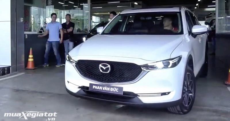 Tiền vệ Phan Văn Đức: Mazda CX-5