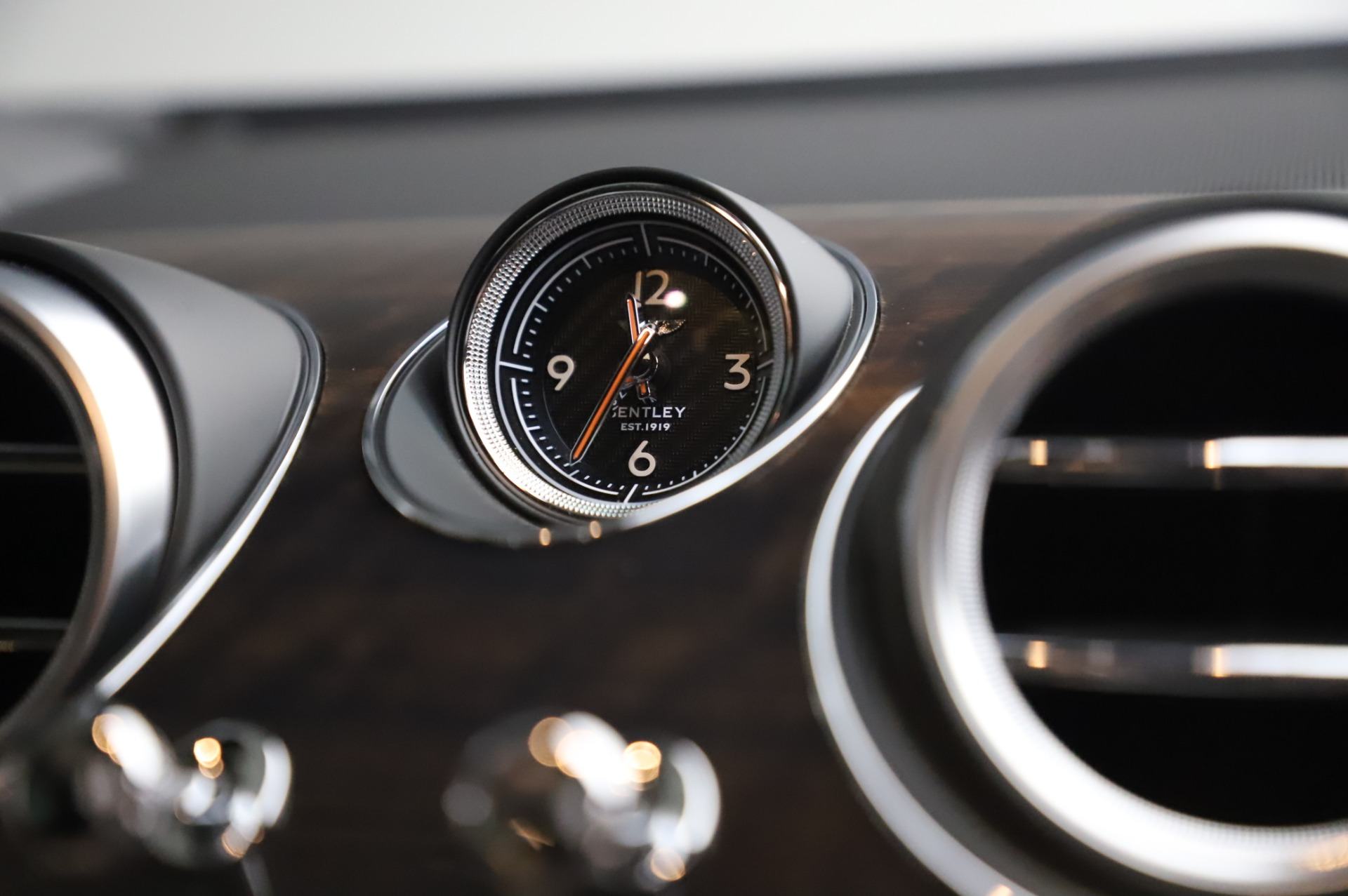 Bentley Bentayga 2023 V8 Giá lăn bánh KM 082023  Đánh giá  Thông số   Trả góp  Giaxehoivn