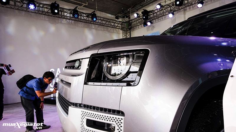 den-xe-Land-Rover-Defender-2020-2021-muaxegiatot-vn