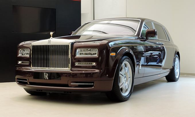 RollsRoyce car workers win record pay package worth up to 176  BBC News