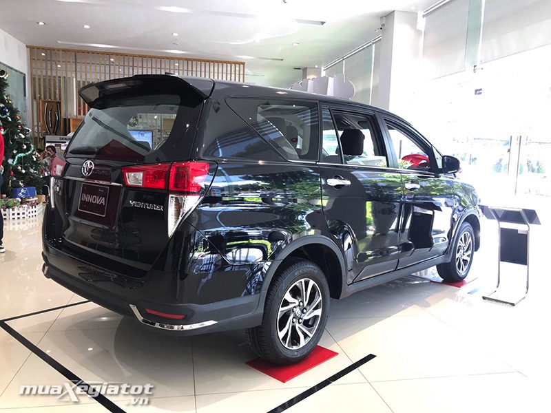 Mam-xe-Toyota-Innova-Venturer-2021-muaxegiatot-vn.jpg