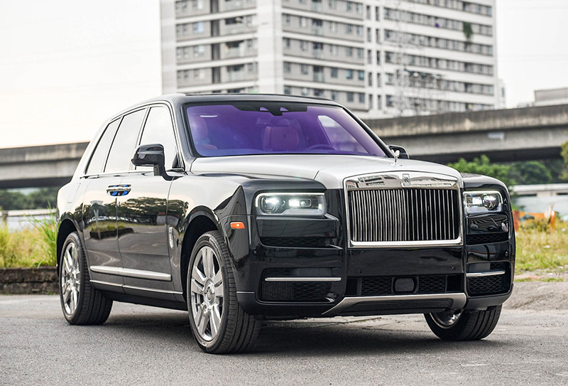 METCHA  Statement Colors know the new Mansory RollsRoyce Cullinan