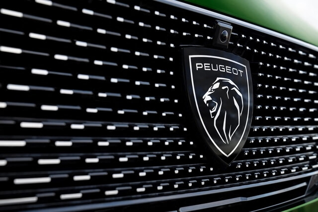 Peugeot-308-2022-logo-moi-muaxegiatot-vn
