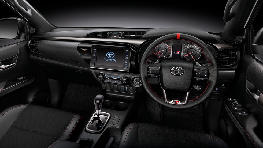 Đánh giá xe Toyota Hilux GR Sport 2023 - Phiên bản thể thao dành cho “dân chơi”