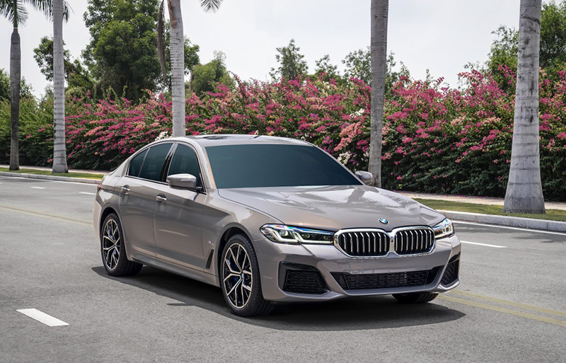 BMW 5 Series Top 10 sedan hạng sang cỡ trung tốt nhất năm 2021