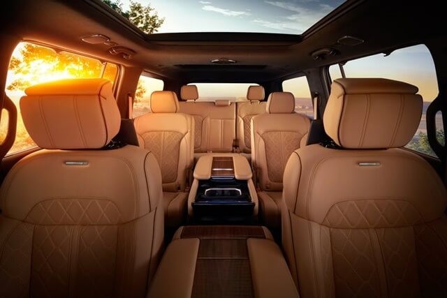 Oto360 Jeep Grand Wagoneer 2022 khoang noi that - Những lựa chọn cùng tầm giá thay thế Range Rover?