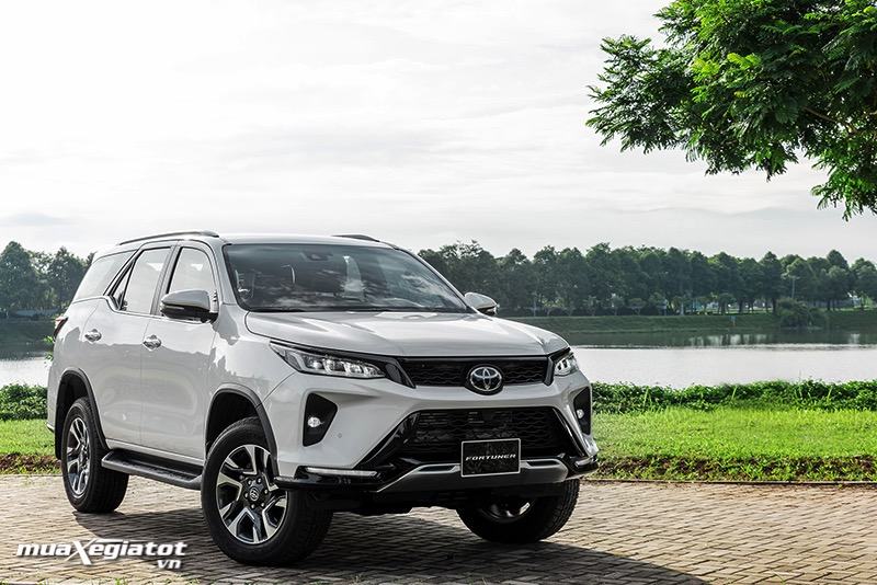 gia xe toyota fortuner 28 legender 2022 muaxegiatot vn
