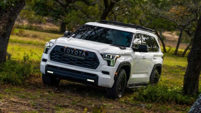 Chi tiết Toyota Sequoia 2023 - mẫu SUV 7 chỗ thay thế Land Cruiser