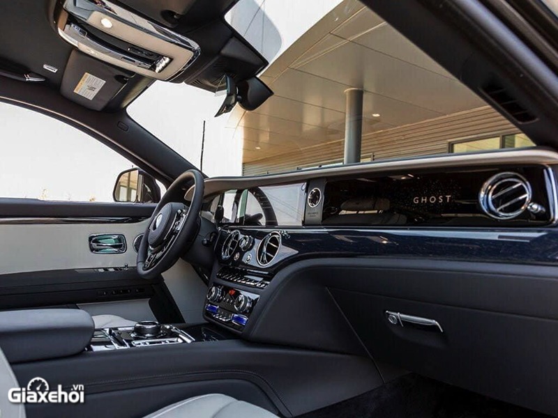 RollsRoyce Ghost Black Badge thế hệ mới giá từ 337 tỉ đồng  sedan đắt