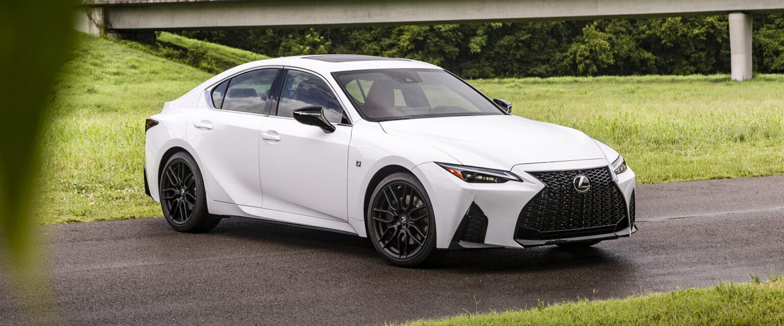 Lexus IS 300 F Sport 2024 Chi tiết thông số xe và giá bán mới nhất