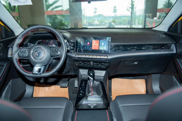 MG5 Luxury 2022 bản cao cấp có nội thất khá thể thao.