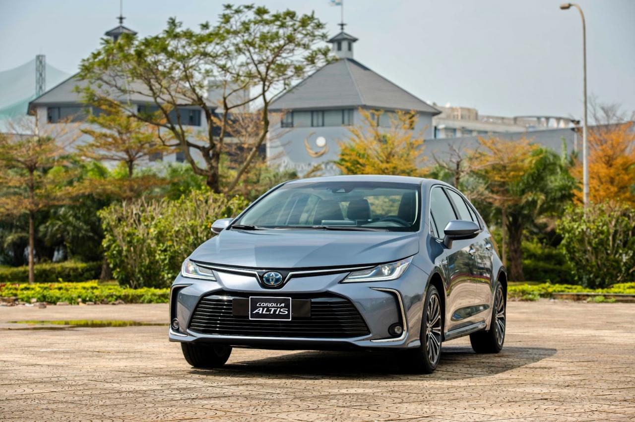 Đánh giá xe Toyota Corolla Altis 2022, Có đủ sức cạnh tranh?