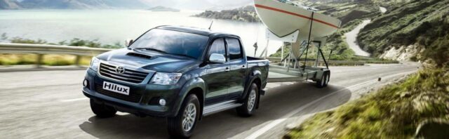Nên mua xe bán tải Toyota Hilux hay Ford Ranger ?