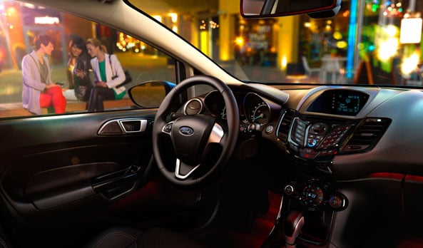 So sánh Toyota Vios và Ford Fiesta : Bạn chọn hiệu năng bền bỉ hay phong cách mới lạ ?