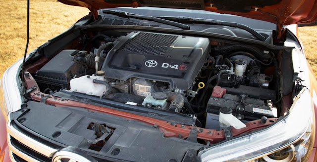 Có nên mua Isuzu D-max thay vì Toyota Hilux hay không ?