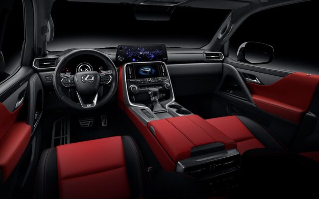 Lexus LX600 2023 sở hữu không gian nội thất nhiều cải tiến.