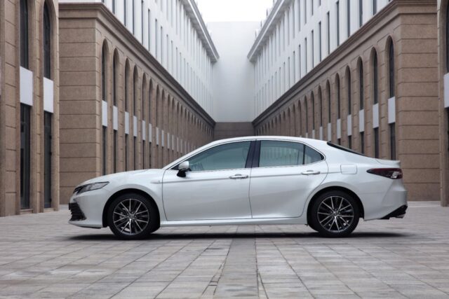 Camry là mẫu sedan hạng D rất được ưa chuộng tại Việt Nam Camry là mẫu sedan hạng D rất được ưa chuộng tại Việt Nam