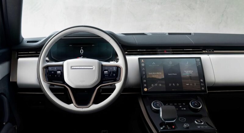 Range Rover Sport 2022 với vô lăng mới.