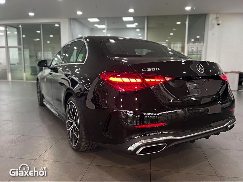 duoi-xe-mercedes-c300-amg-2022-first-edition-giaxehoi-vn-7