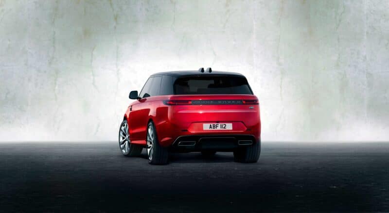 Range Rover Sport 2022 với phần đuôi nhiều cải tiến.