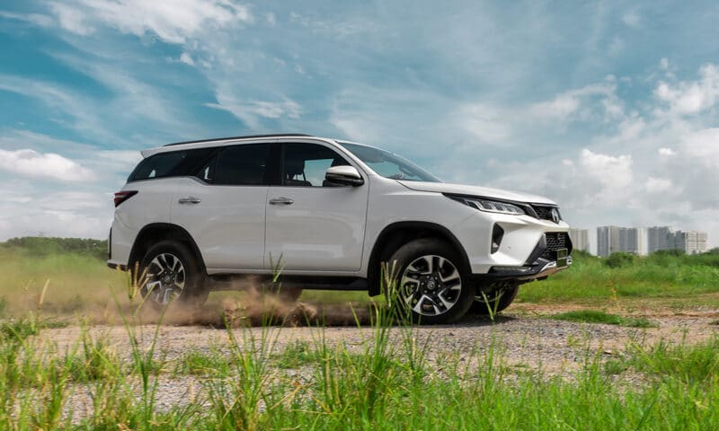 Toyota Fortuner 2024 có khoảng sáng gầm lớn. Toyota Fortuner 2023 có khoảng sáng gầm lớn.