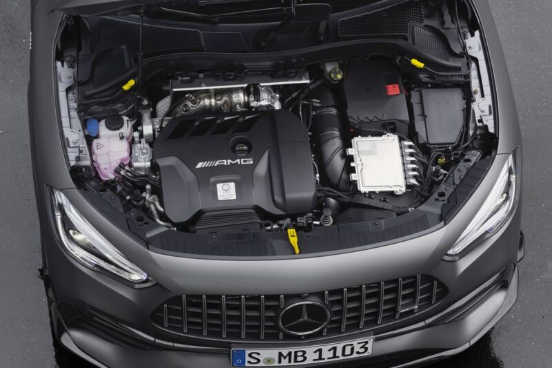 Mercedes-AMG GLA 45 S 4MATIC+ 2023 với động cơ mạnh mẽ.
