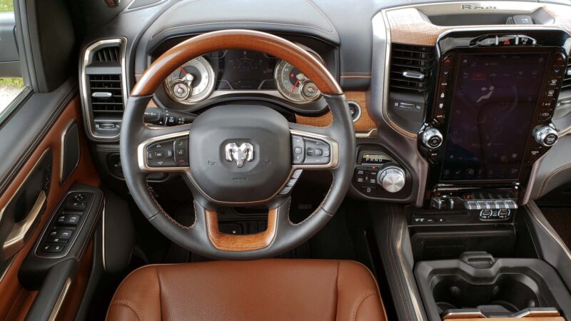 Vo lang xe RAM 1500 Laramie Longhorn 2022 2023 Muaxegiatot vn