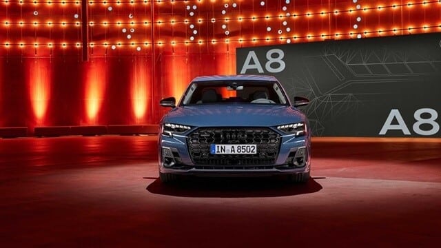 Audi A8 2023 với cách thiết kế đầu xe quen thuộc.