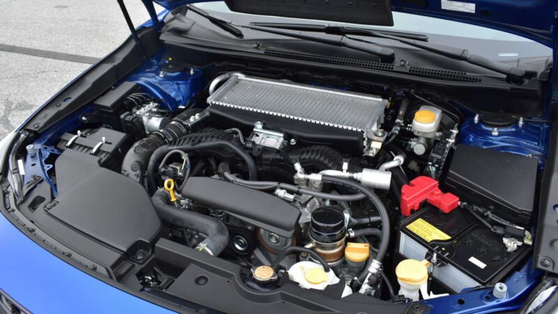 Subaru WRX 2022 sử dụng động cơ 2.4L tăng áp.