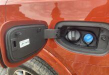 Vì sao Ford Everest 2023 bắt buộc phải có dung dịch AdBlue?